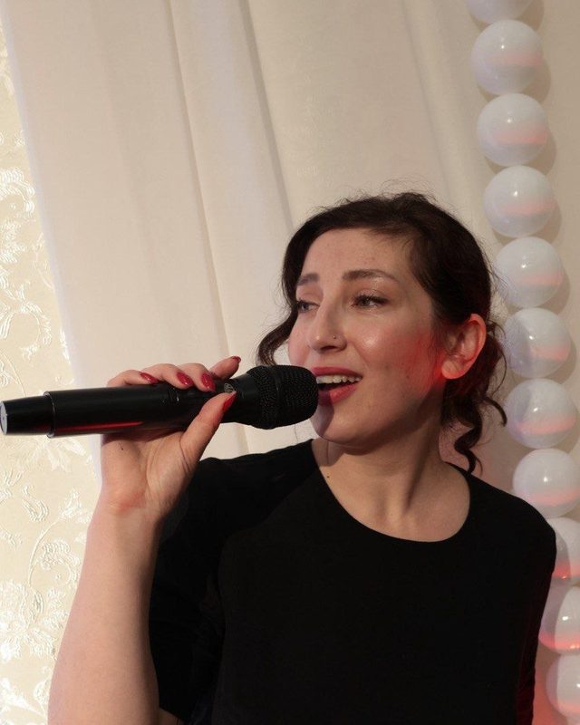 Севиль — Педагог по эстрадно-джазовому вокалу студии Vocal Premium